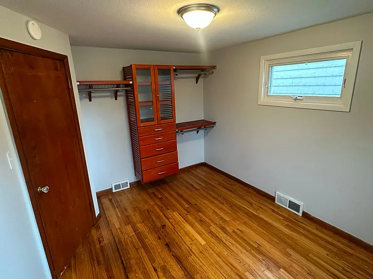 415 Northcliffe Rd #1 — Photo 4