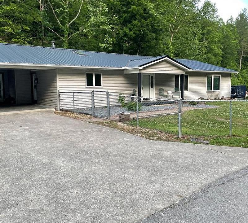 1st image of 192 Preston Est