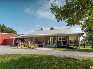 15435 N Bend Rd, Carterville, IL 62918