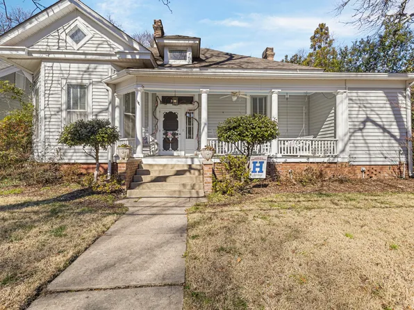 215 3rd Ave S, Columbus, MS 39701