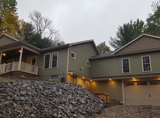 6959 Powers Rd, Orchard Park, NY 14127