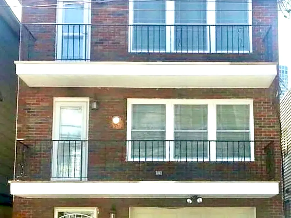 123 Saint Pauls Ave #2