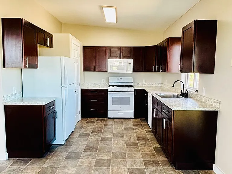 3211 Legacy Loop — Photo 3