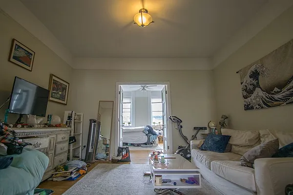 Rented by Vespa Properties Group | media 9