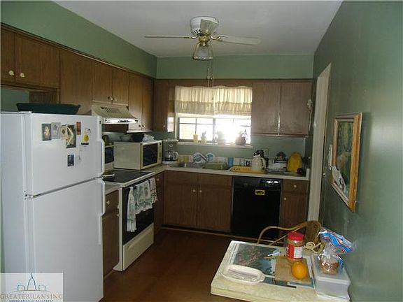3rd image of 518 Red Cedar Blvd #2
