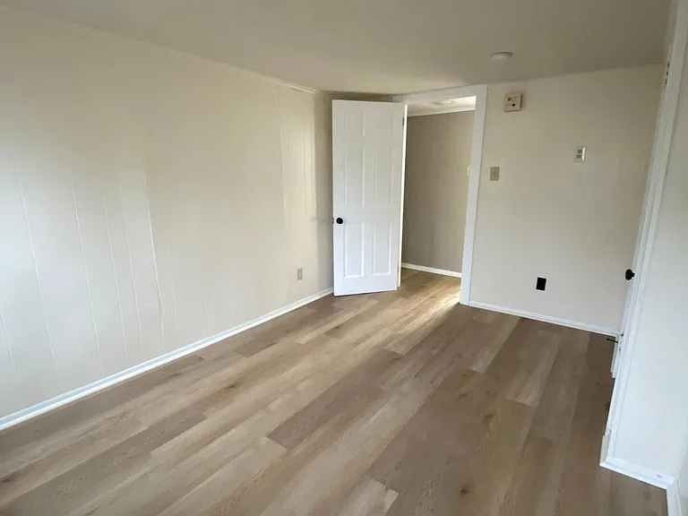 211A N Railroad St — Photo 23