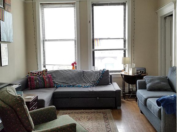 5th image of 2436 N Maplewood Ave #1