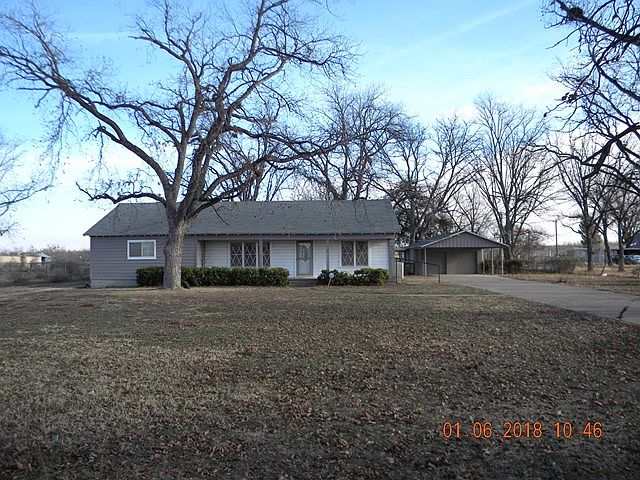 1st image of 4002 Lake Dr