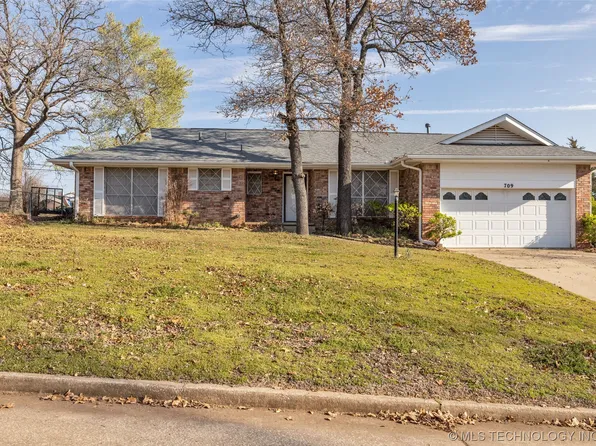 709 Elmwood Dr, Cleveland, OK 74020