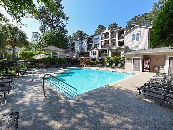 3rd image of 80 Helmsman Way #802
