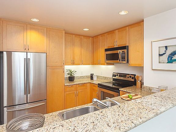5th image of 260 King St Unit 1115