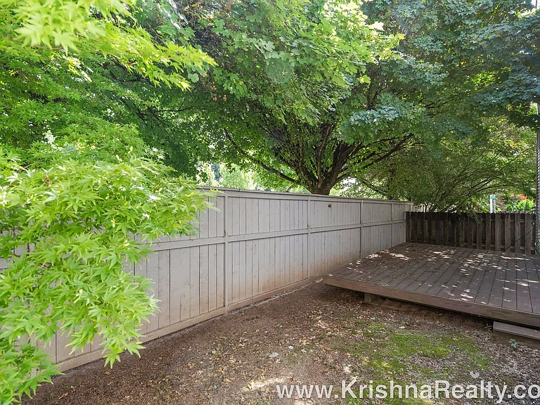 19405 SE 33rd St — Photo 19