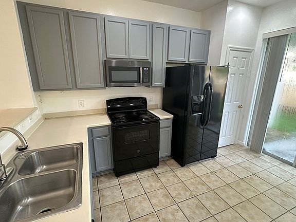 5th image of 2674 Mayaguana St
