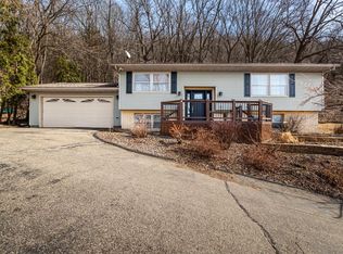 3205 Cliffside Dr, La Crosse, WI 54601