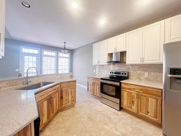 206 Hyde Park Ln — Photo 15