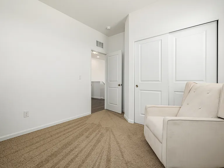 943 W Hopkins Dr — Photo 21