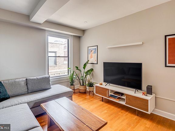 5th image of 1324-32 Locust St #1604