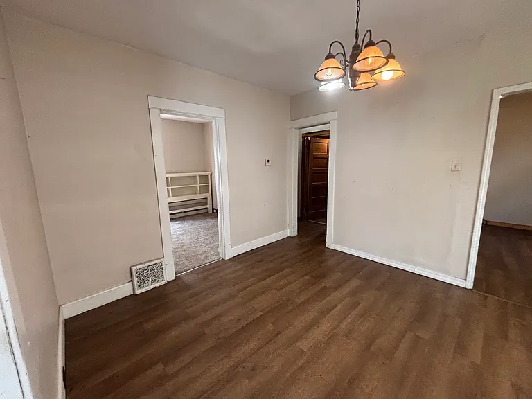 1316 W 91st St — Photo 5