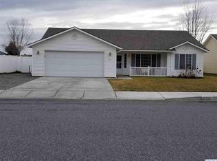 8302 Wenatchee Ct, Pasco, WA 99301
