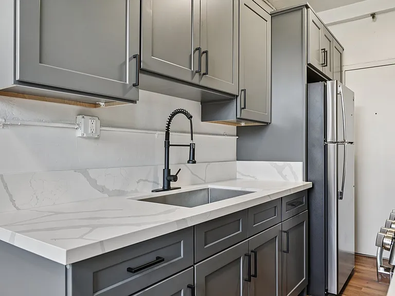 5870 Franklin ave — Photo 14