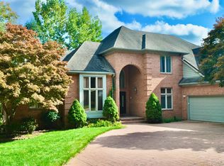 3490 Sutton Ln, Commerce Township, MI