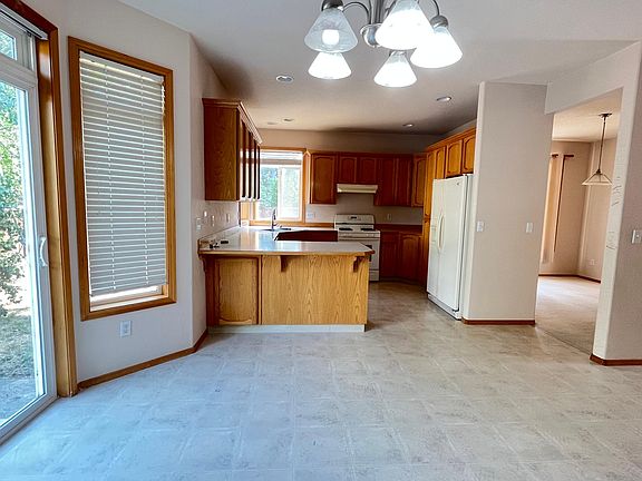 4th image of 18209 SE 12th Cir
