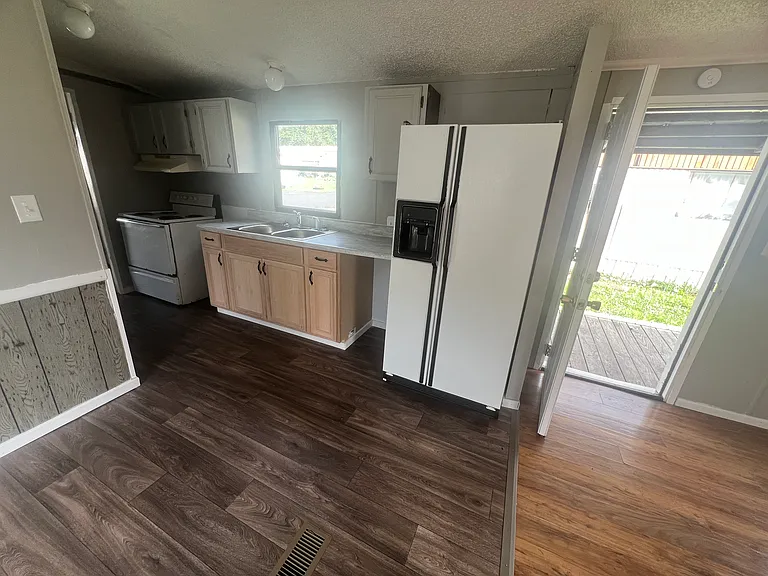 182 Thor Ln — Photo 5