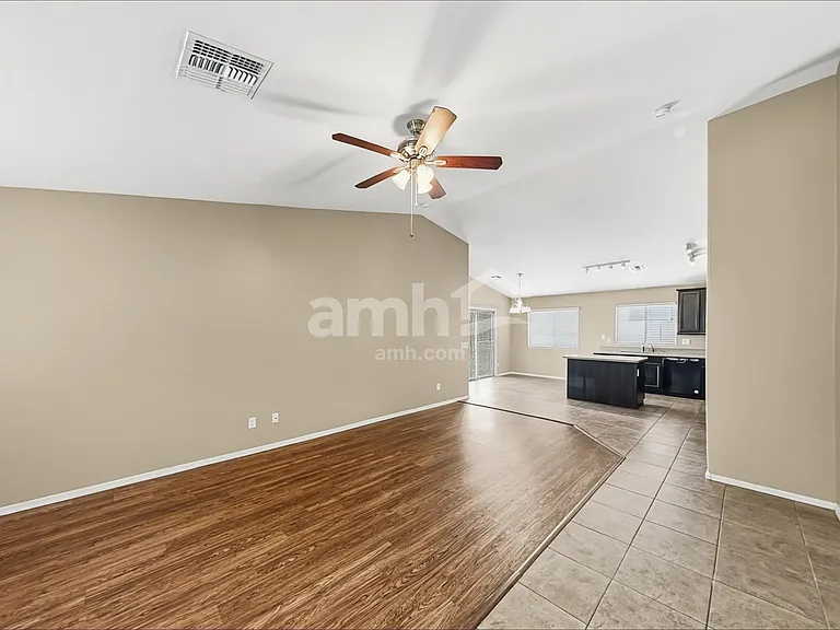 2324 S 238th Ln — Photo 6