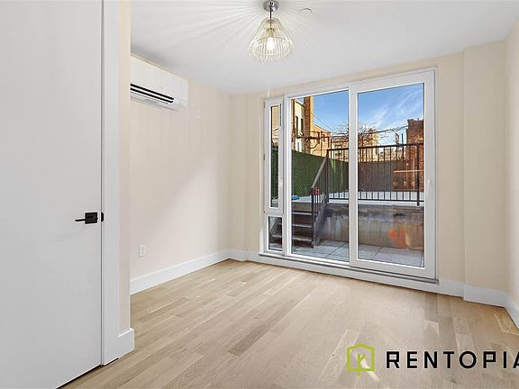 5th image of 302 Graham Ave APT 1B