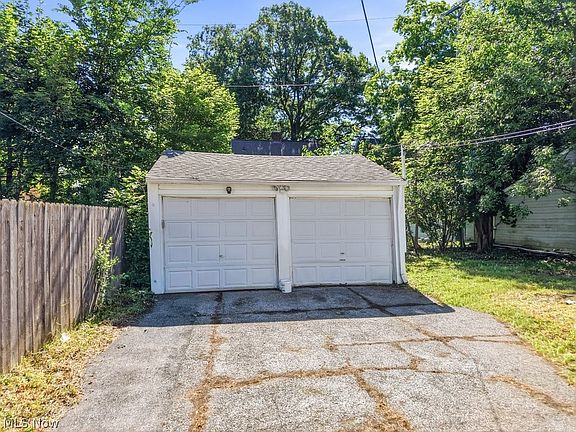 3rd image of 1159 Brentwood Rd