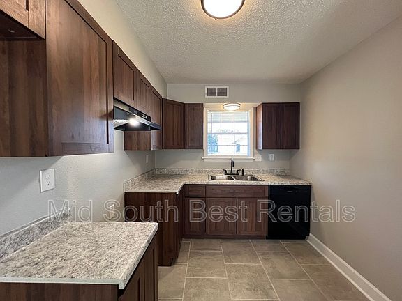 3rd image of 3393 Bestway Dr