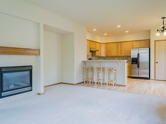 3rd image of 20219 11th Ave W