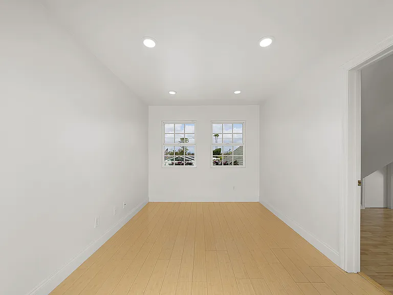 5830 Mott St — Photo 38
