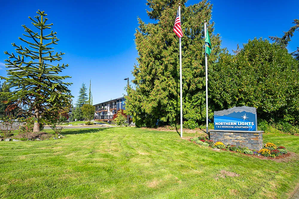 Northern Lights Apartments — Photo 1