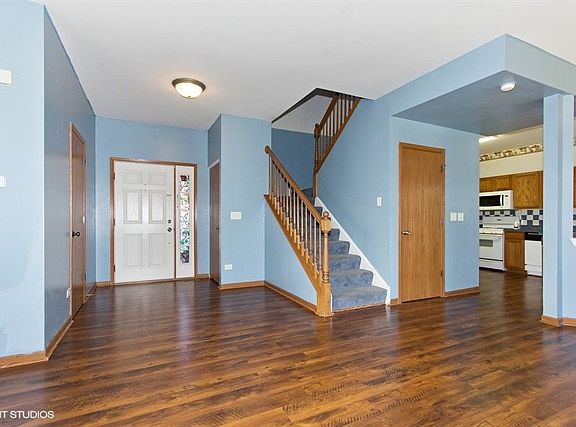 2nd image of 3106 Nantucket Dr
