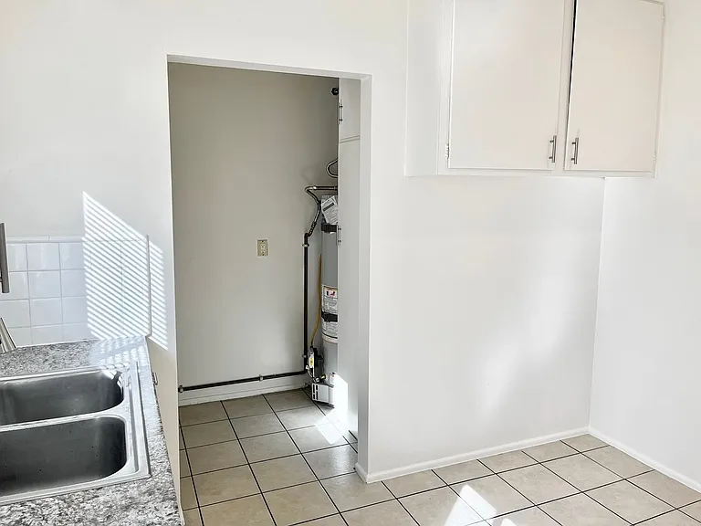 1233 S Spruce St — Photo 10