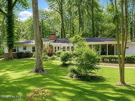 2nd image of 591 Ridgeway Dr