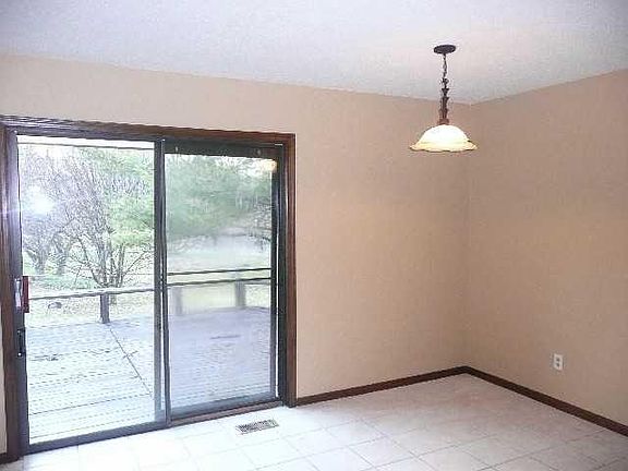 5th image of 10495 N Lakeshore Pl