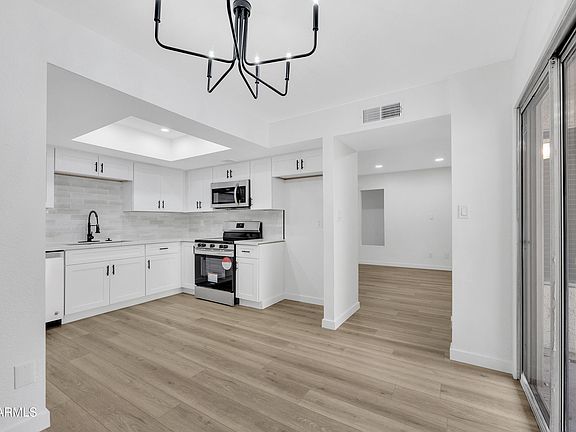 5th image of 1342 W EMERALD Avenue #256