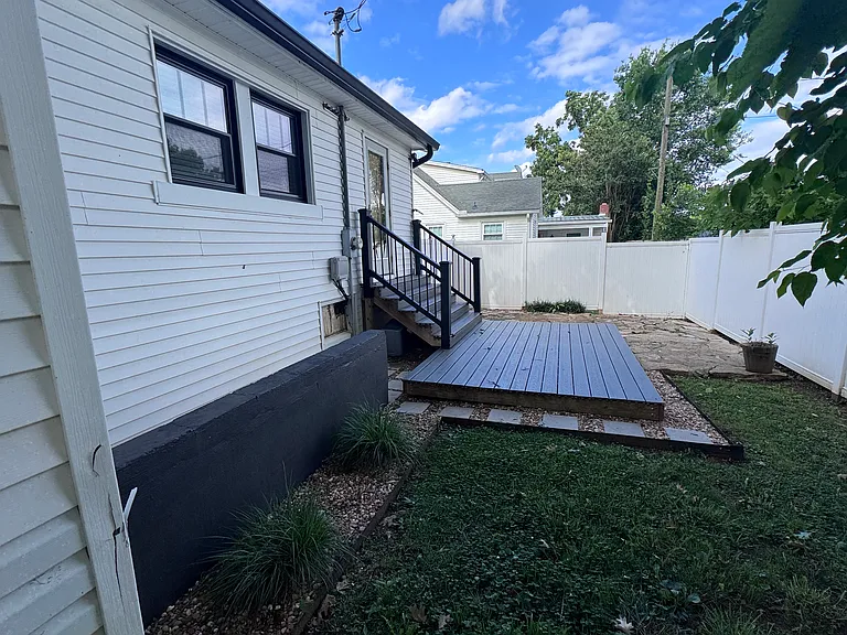 508 6th Ave — Photo 3