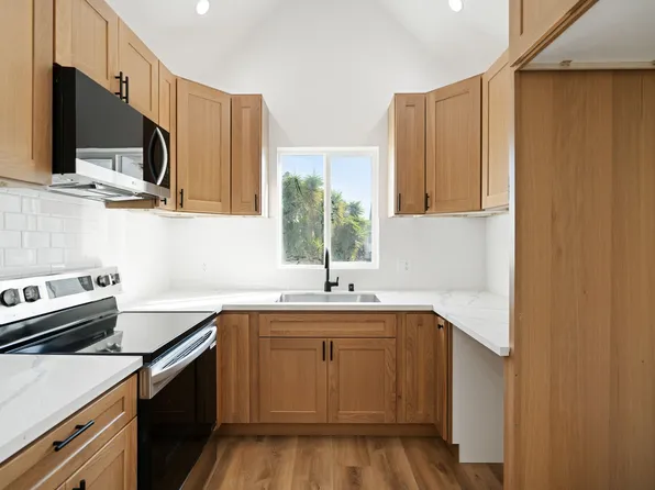 607 E Fairview Blvd, Inglewood, CA 90302