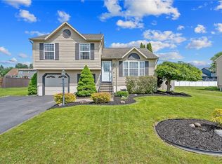 5115 Old Barn Rd, Clay, NY 13041