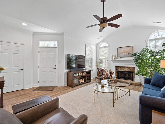 2nd image of 2483 Baskette Way