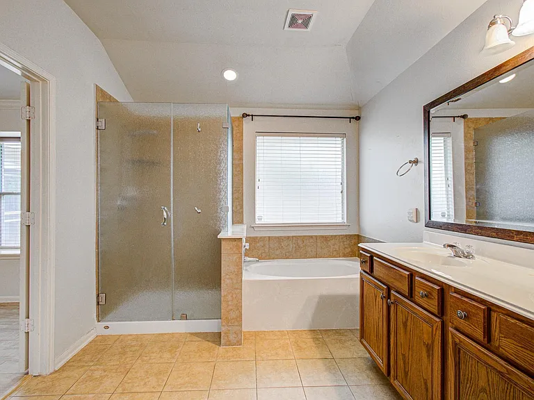 21922 Catoosa Dr — Photo 32