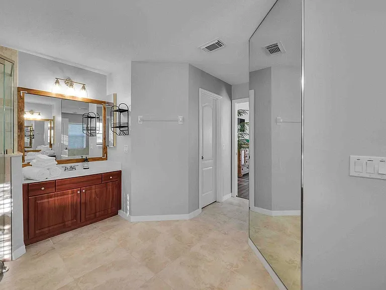 5464 NW Milner Dr — Photo 26
