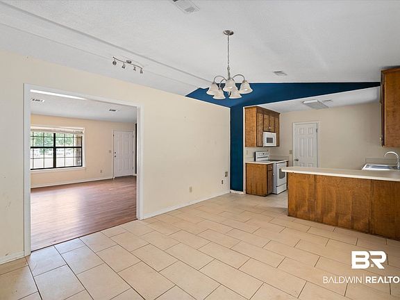 5th image of 145 Estates Ln