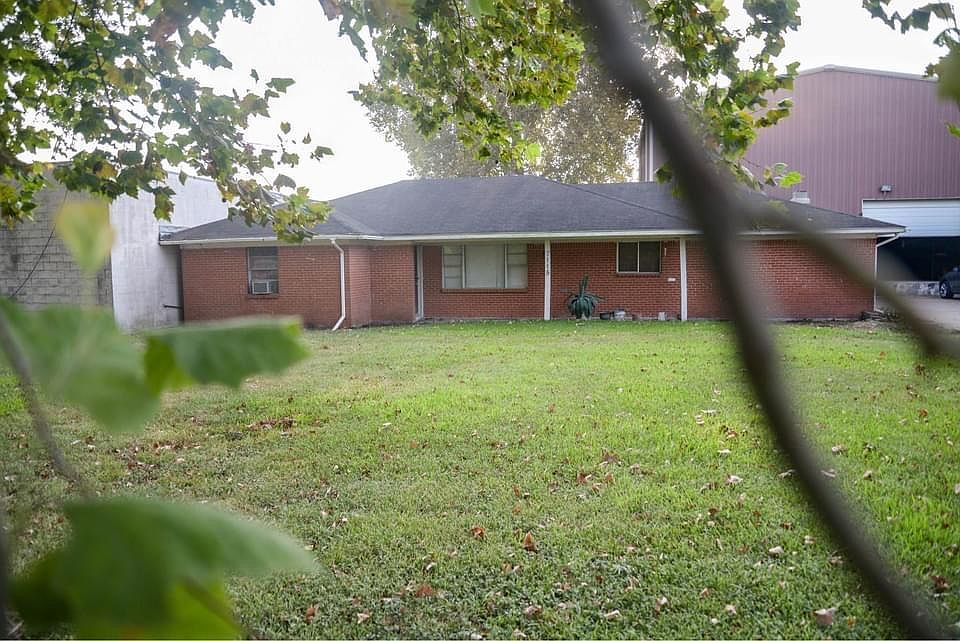 1st image of 7115 Satsuma Dr