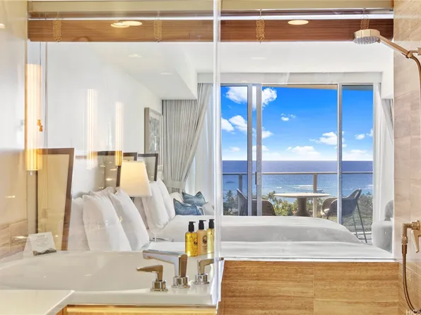 383 Kalaimoku St #2012, Honolulu, HI 96815