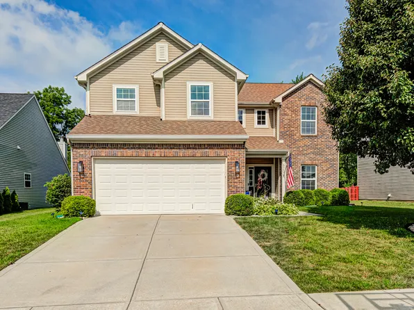 6562 Clary Circle Dr, Greenwood, IN 46143