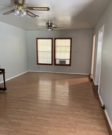 2nd image of 5450 Starfire St